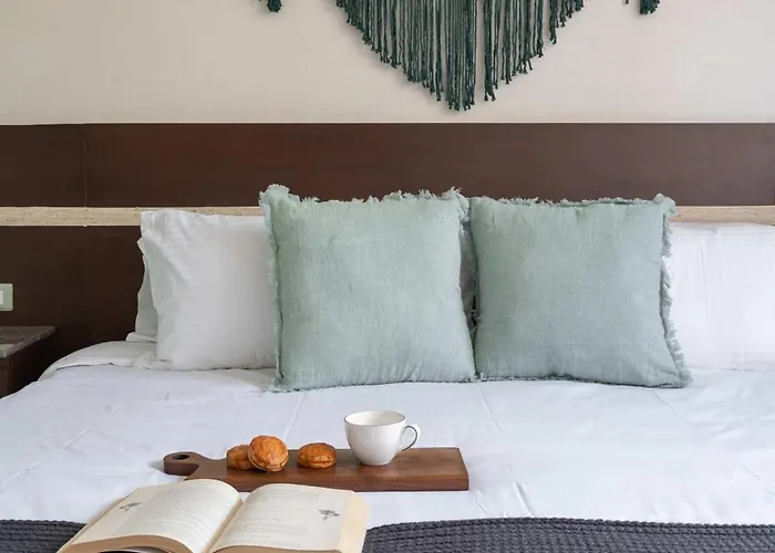 Apartamento Maria - Modern 2br Retreat With Pool