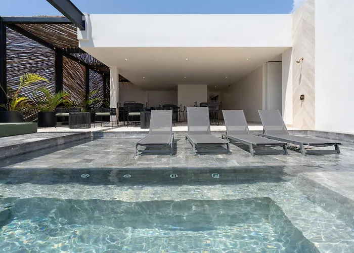 Maria - Modern 2br Retreat With Pool Apartamento